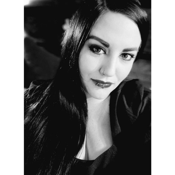 Vintage, Retro, modern clothing and accessories, books are coming soon! - Picture 5 of 8